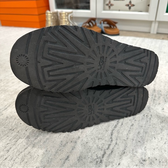 Womens UGG Shearling Boots Black US9 - Picture 5 of 5